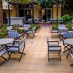 מלון Achillion Palace