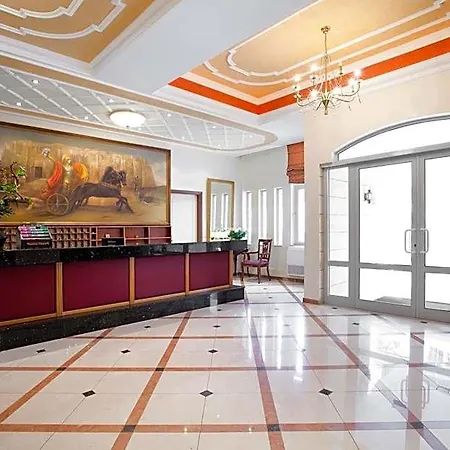 Achillion Palace Center Hotel 4*