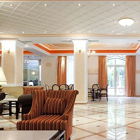 Achillion Palace Center Hotel 4*