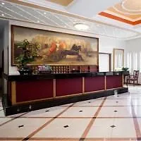 Achillion Palace Center ホテル 4*